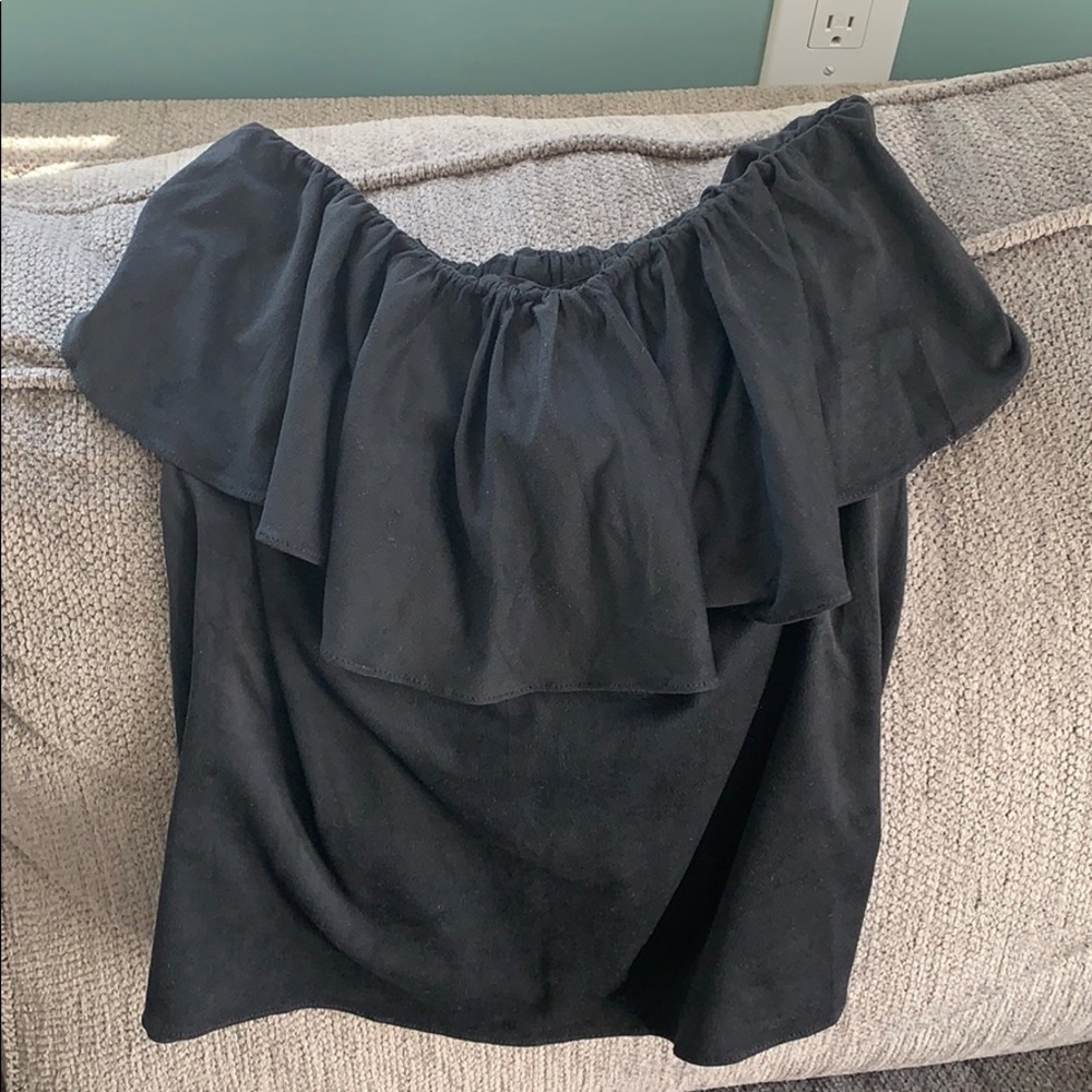 Strapless flowy top